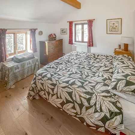 The At Halllin Bank - Uk49040